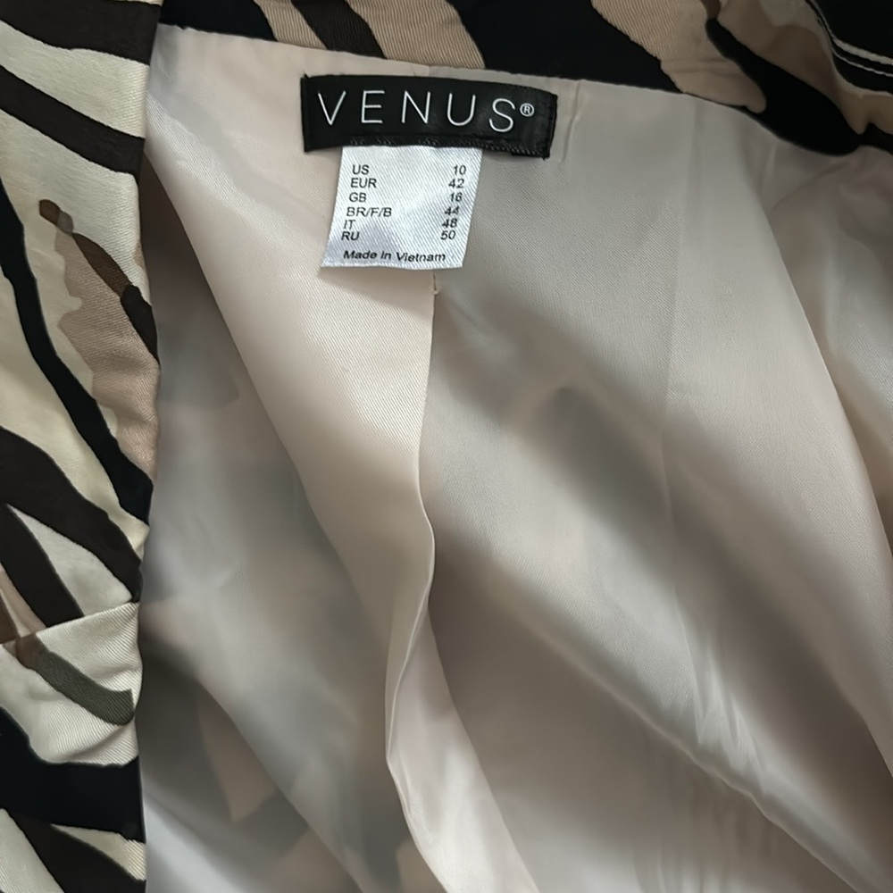 VENUS - New without tags Venus zebra blazer with tan accents Size 10 - Picture 6 of 11